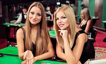 Tìm và nhấp vào nút Đăng nhập trên giao diện nn88win